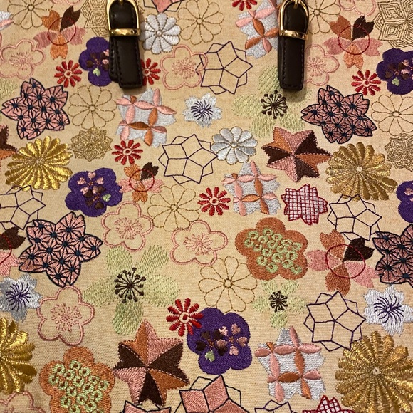 Tocca Floral Clutch Bag - Picture 3 of 6